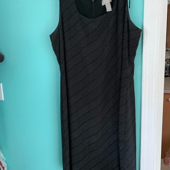 Dress - Picture 4 of 7